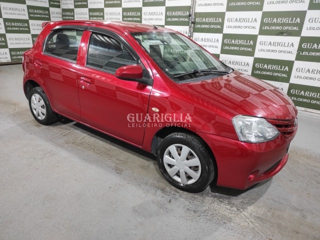 Veículo Toyota Etios TOYOTA ETIOS HB X 2013/2014 2014 em leilão