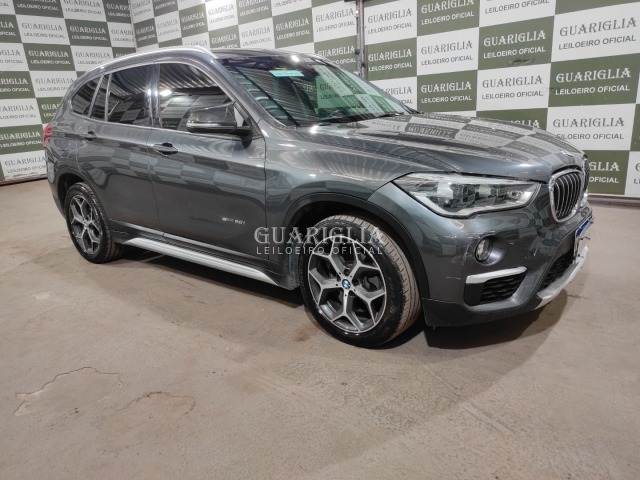 Veículo BMW X1 BMW X1 S20I ACTIVEFLEX 2017/2018 2018 em leilão