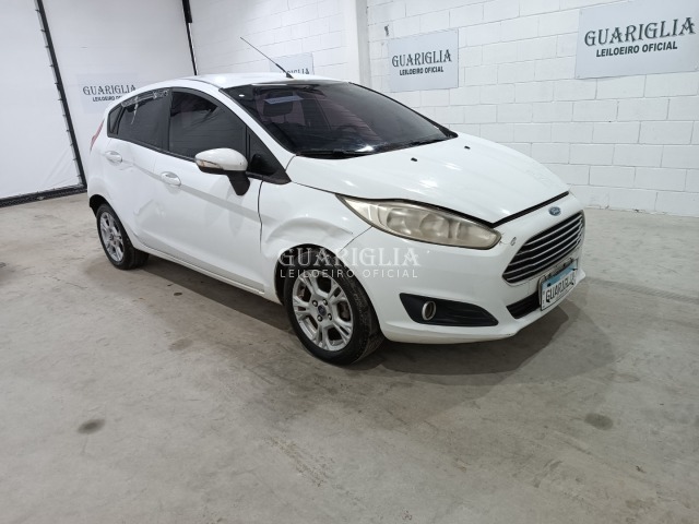 Veículo Ford Fiesta Ford Fiesta Hatch 1.6 SE 2014/2015 Branco Flex 2015 em leilão