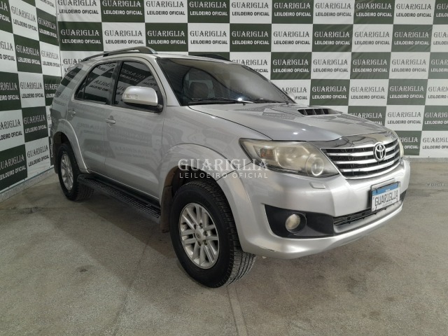 Veículo Toyota Hilux SW4 TOYOTA/HILUX SW4 SRV4X4 2011/2012 2012 em leilão