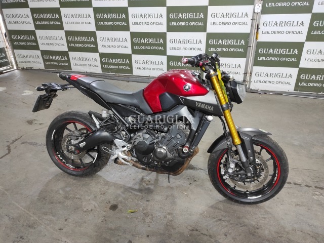 Veículo YAMAHA MT-09 Yamaha MT-09 ABS 2017 Vermelha Conservada 2017 em leilão