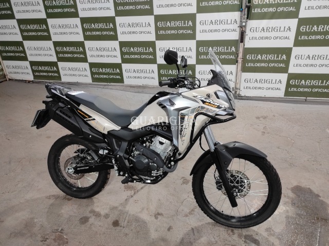 Honda XRE 300 Sahara ADV 2025