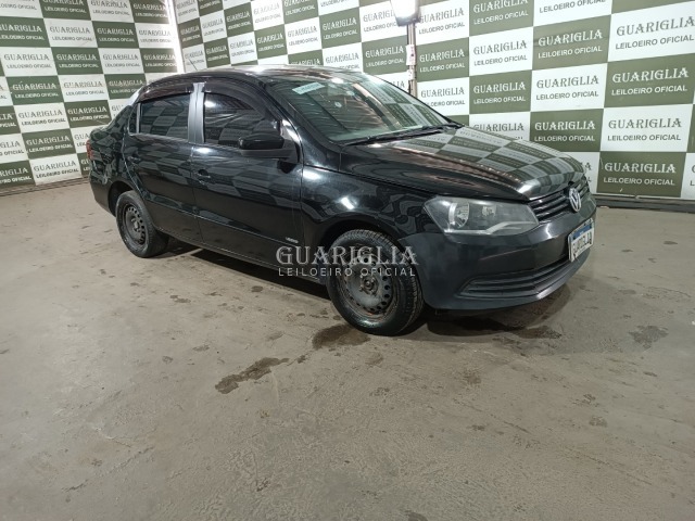 Veículo VW - VolksWagen Voyage VOLKSWAGEN/VOYAGE 1.0 2013/2014 2014 em leilão