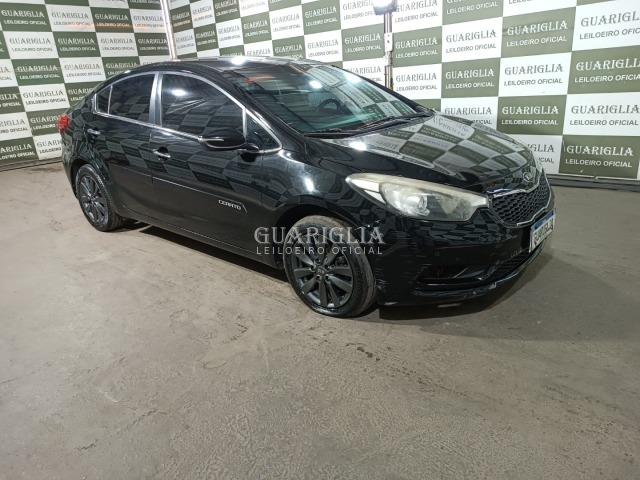 Veículo Hyundai Cerato KIA CERATO FF SX3 ATNB 2013/2014 2014 em leilão