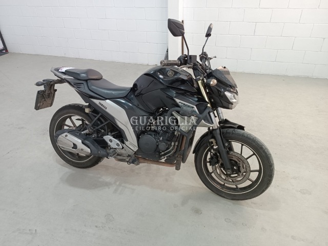 Veículo YAMAHA FZ25 FAZER YAMAHA/FZ25 FAZER - R*****7 - 2020 2020 em leilão