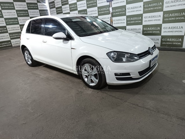 Veículo VW - VolksWagen Golf VOLKSWAGEN/GOLF COMFORTLINE AA - P*****5 - 2014 - 2015 - GASOLINA 2015 em leilão