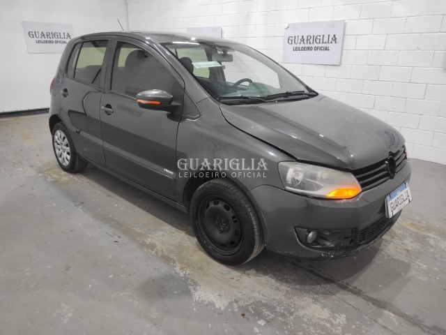 Veículo VW - VolksWagen Fox Volkswagen Fox 1.0 GII A*****5 2013/2014 ALC/GAS 2014 em leilão