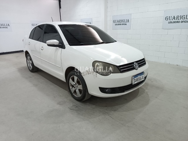 Veículo VW - VolksWagen Polo VOLKSWAGEN/POLO SEDAN 2.0 COMFOR - O*****9 - 2013 - 2014 - ALC/GAS 2014 em leilão
