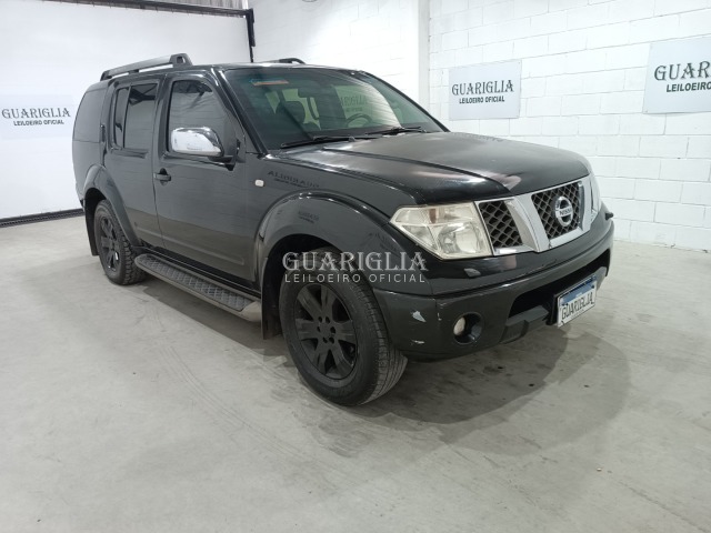 Veículo Nissan Pathfinder NISSAN Pathfinder LE40 A*****8 2005/2006 Gasolina 2006 em leilão