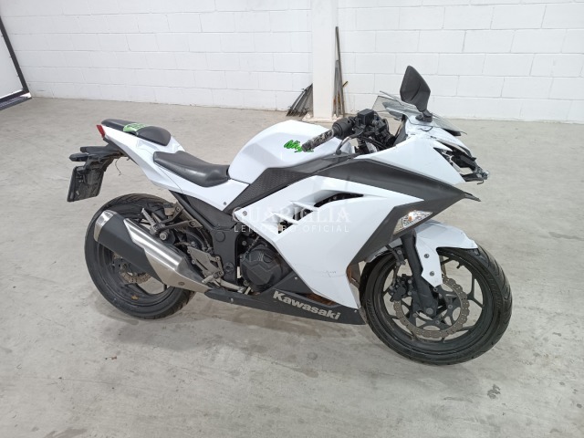 Veículo KAWASAKI Ninja KAWASAKI/NINJA 300 - F*****9 - 2014/2015 2015 em leilão
