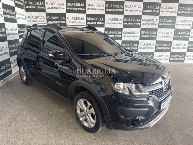 Veículo Renault Sandero Renault Sandero Step 16 2017 em leilão